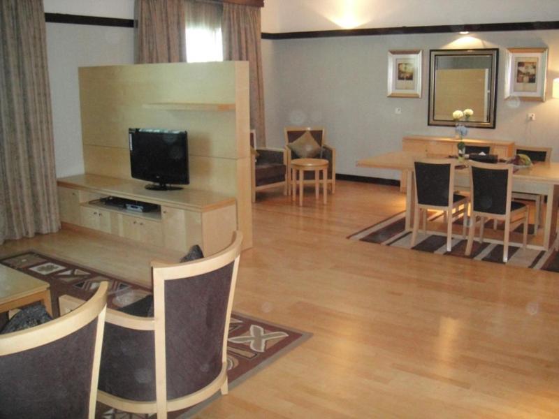 אבו דאבי L'Arabia Hotel Apartments מראה חיצוני תמונה