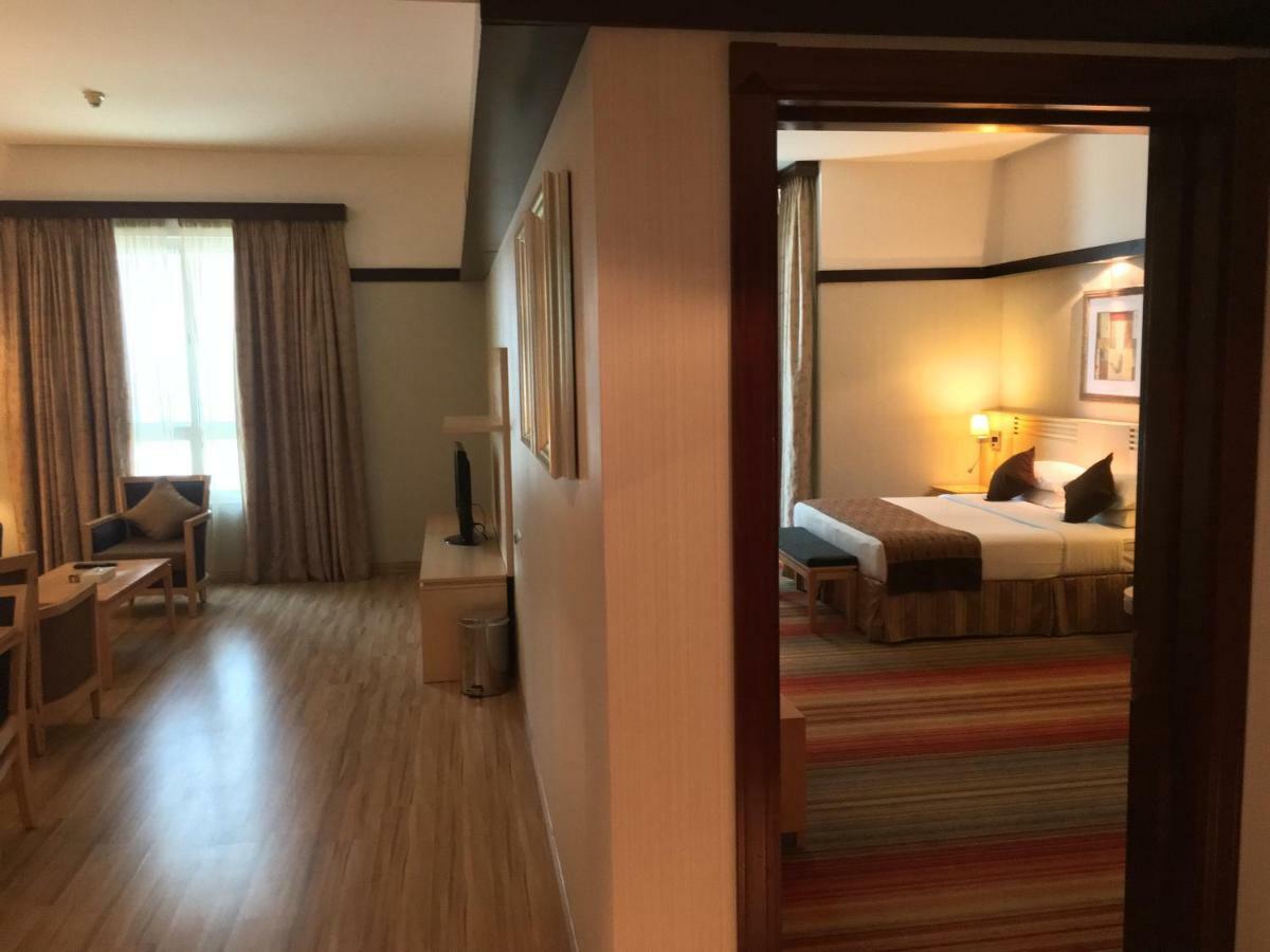 אבו דאבי L'Arabia Hotel Apartments מראה חיצוני תמונה